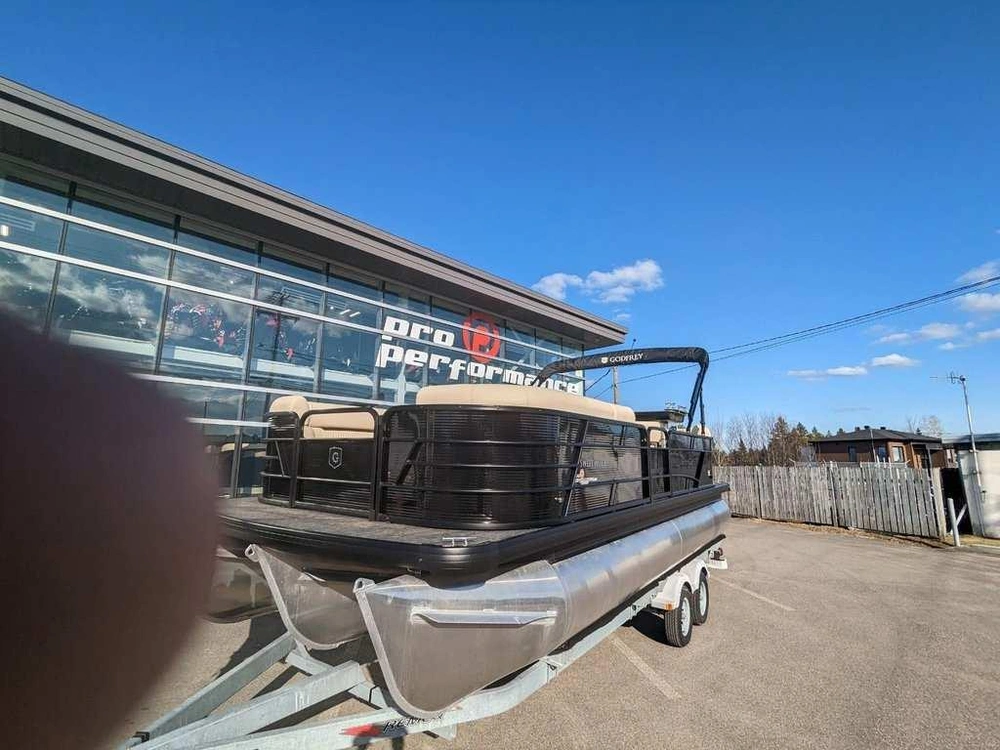 2023 Godfrey Marine Sweetwater 2286 Midship Table alt