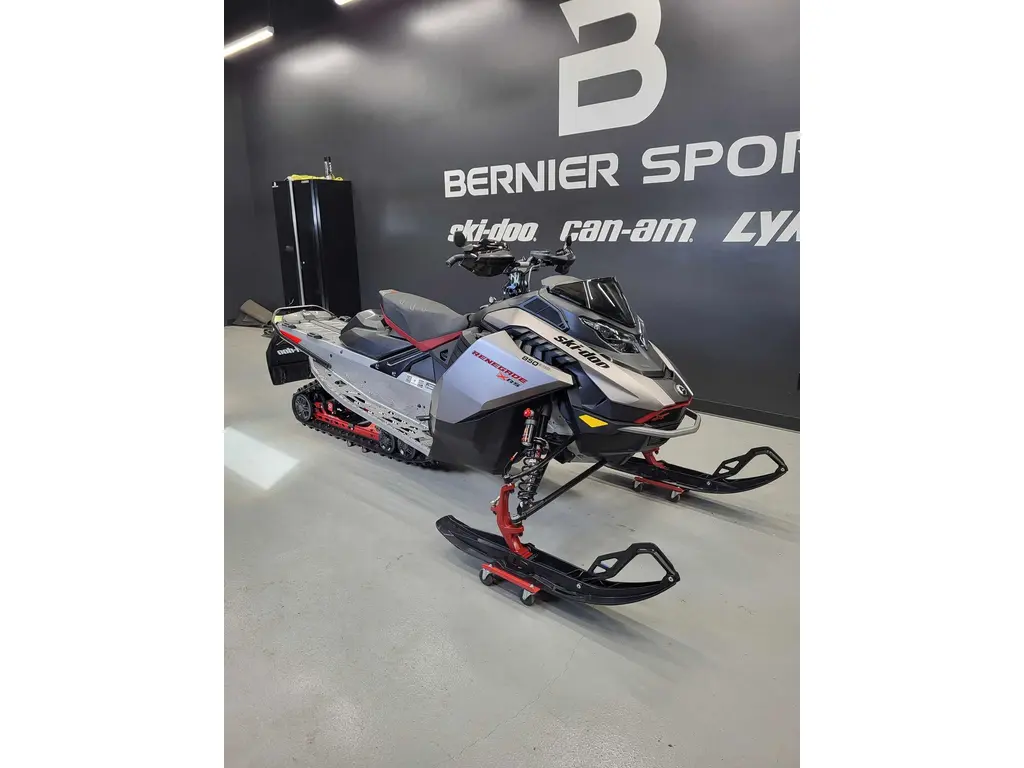 Ski-Doo RENEGADE X-RS 850 2023