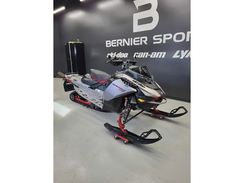 2023 Ski-Doo RENEGADE X-RS 850