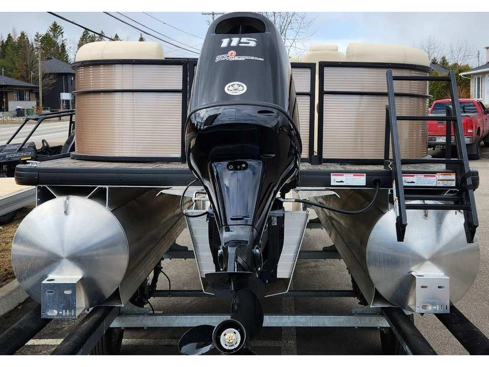 Godfrey Marine Sweetwater 2286 Midship Table 2023 alt