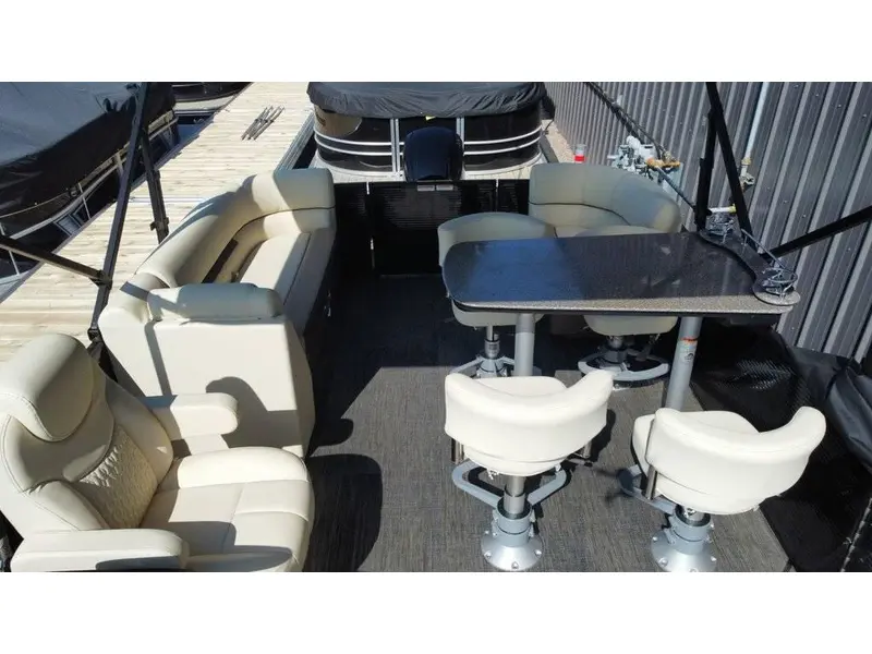 Godfrey Marine SWEETWATER 2286 MIDSHIP TABLE 2023