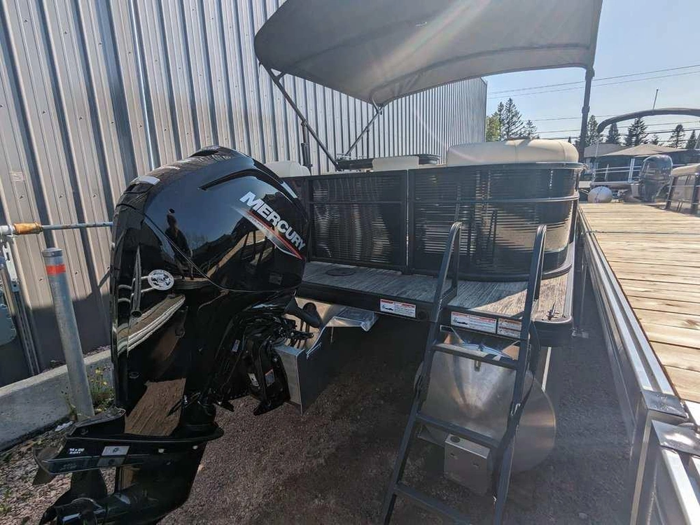 2023 Godfrey Marine Sweetwater 2286 Midship Table alt