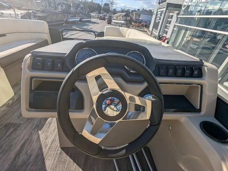 Godfrey Marine SWEETWATER 2286 MIDSHIP TABLE 2023