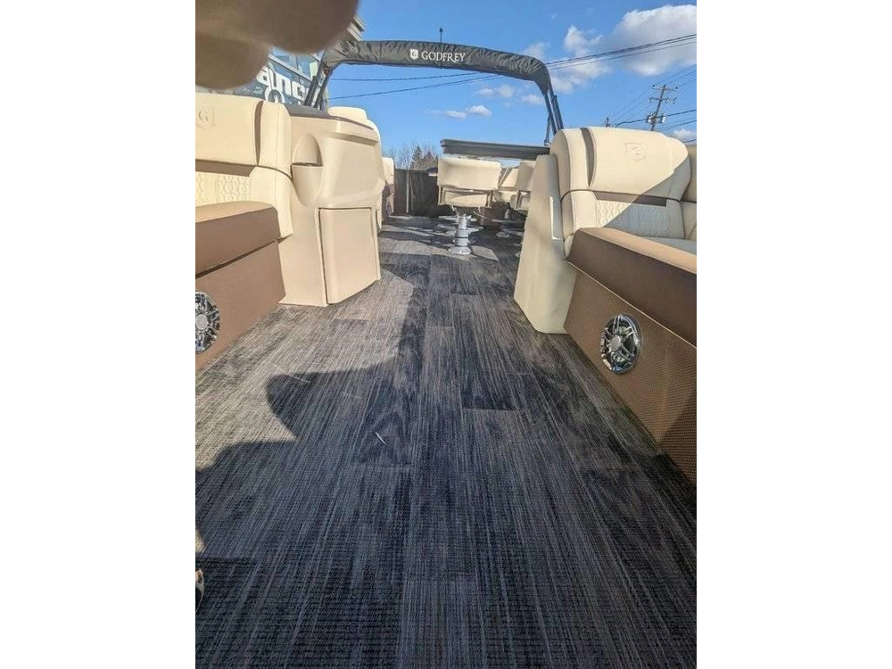 2023 Godfrey Marine Sweetwater 2286 Midship Table alt