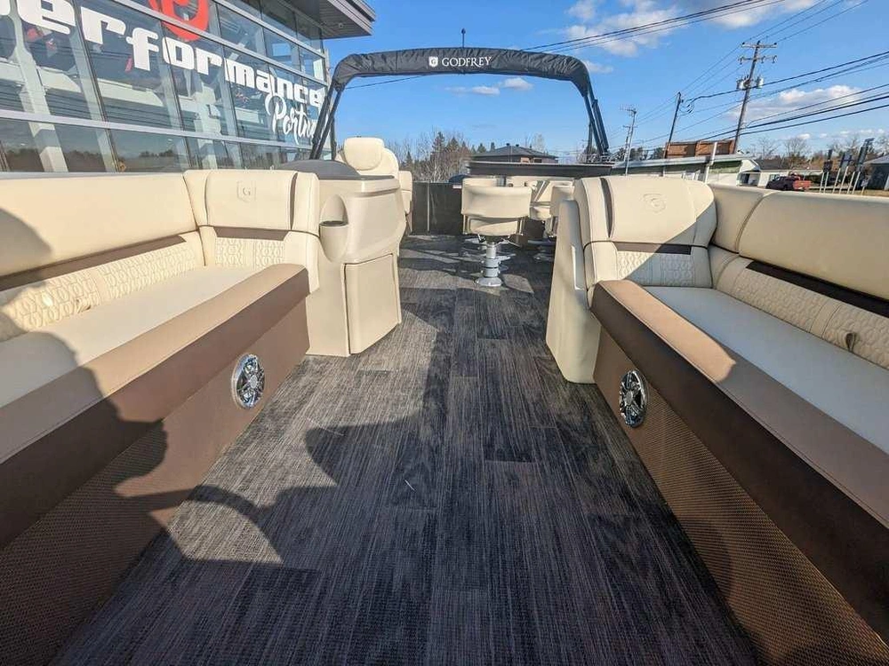 2023 Godfrey Marine Sweetwater 2286 Midship Table alt