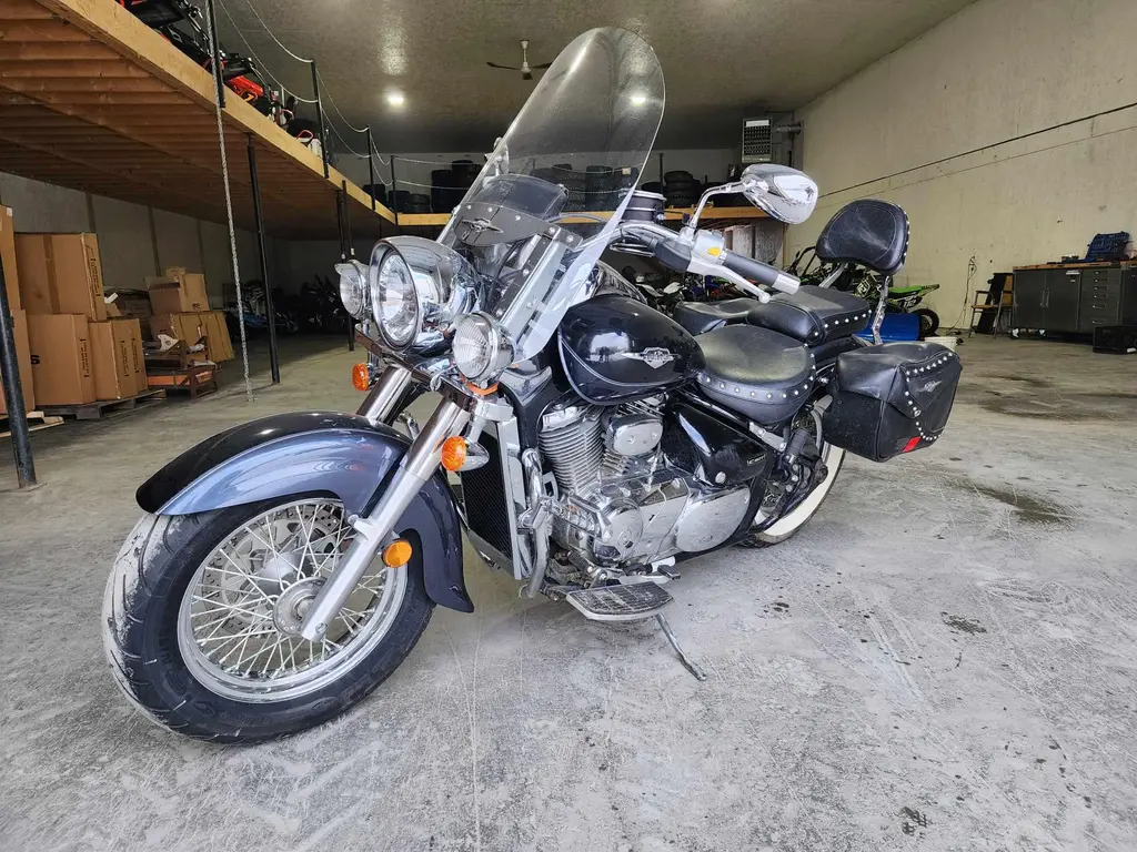Suzuki C50T (VL800) 2011