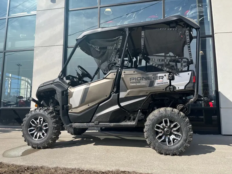 2024 Honda PIONEER 1000 5 PLACES *** RABAIS DE 2500$ ***