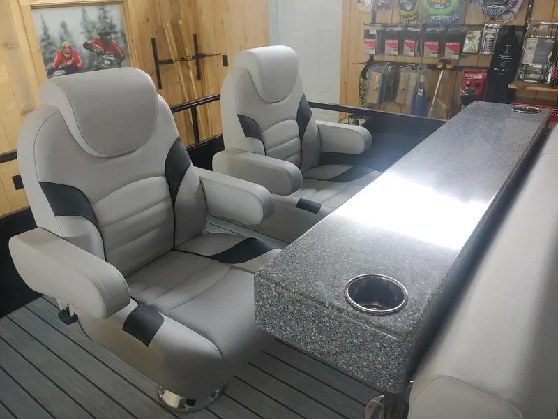 A - G3 Boats Select 324SE 2024