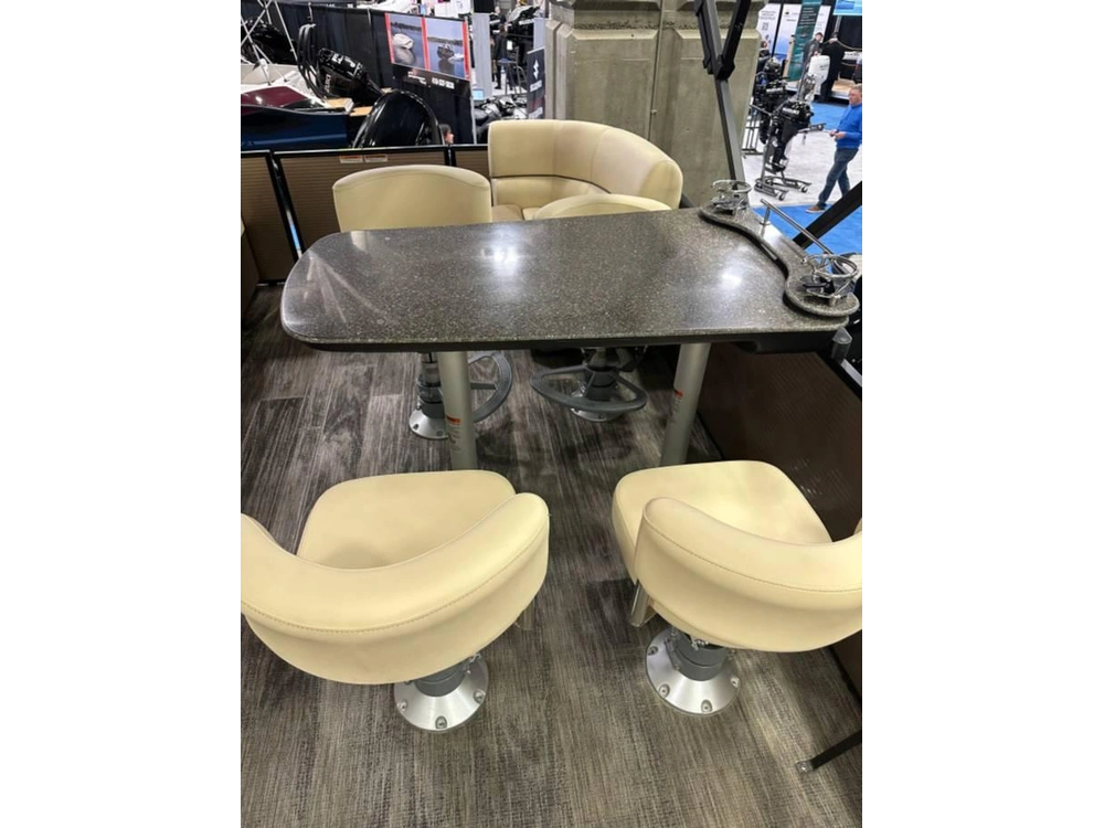 Godfrey Marine Sweetwater 2286 Midship Table 2023 alt