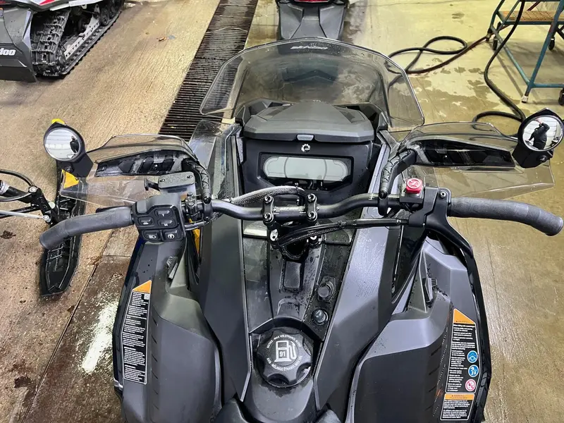2024 Ski-Doo MXZ X 850 E-Tec