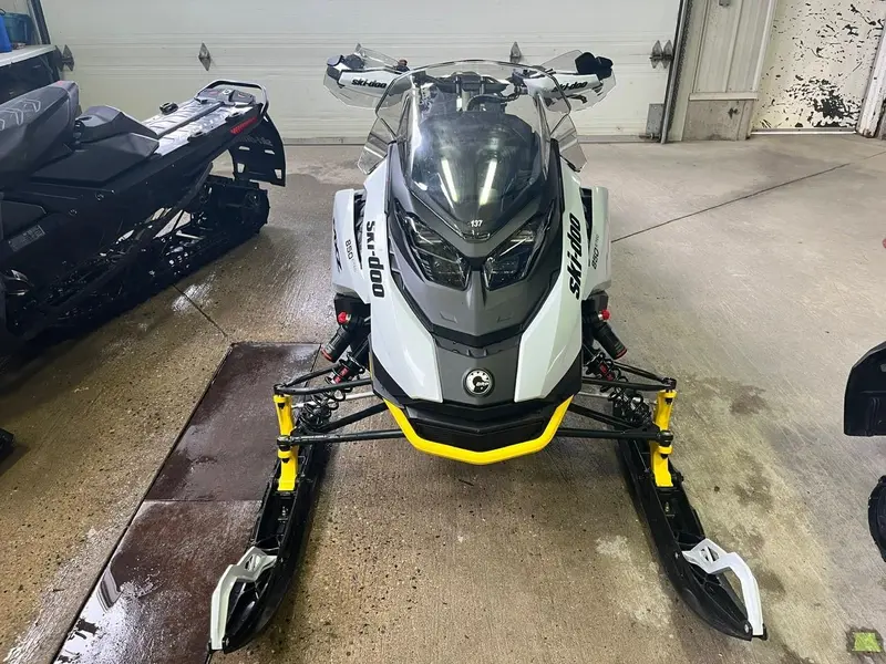 2024 Ski-Doo MXZ Blizzard 850 Etec