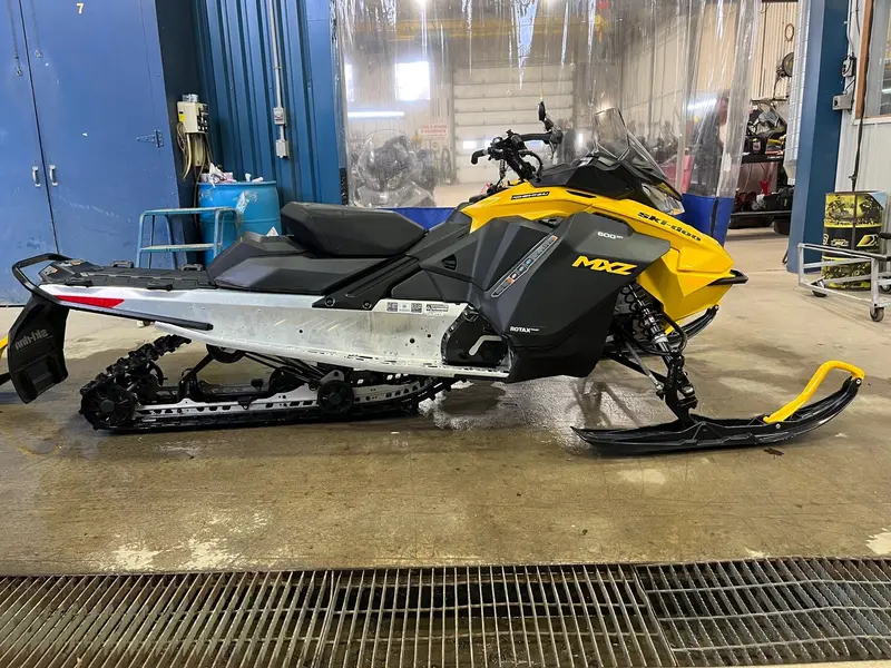 2024 Ski-Doo MXZ Sport 600 EFI 137"
