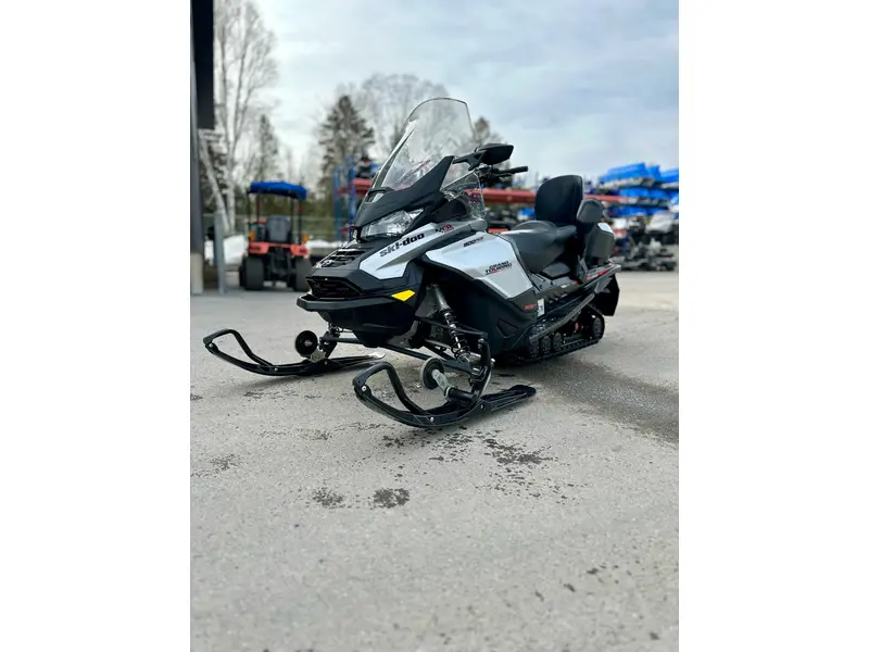 2020 Ski-Doo Grand Touring SE E 900 ACE Tur
