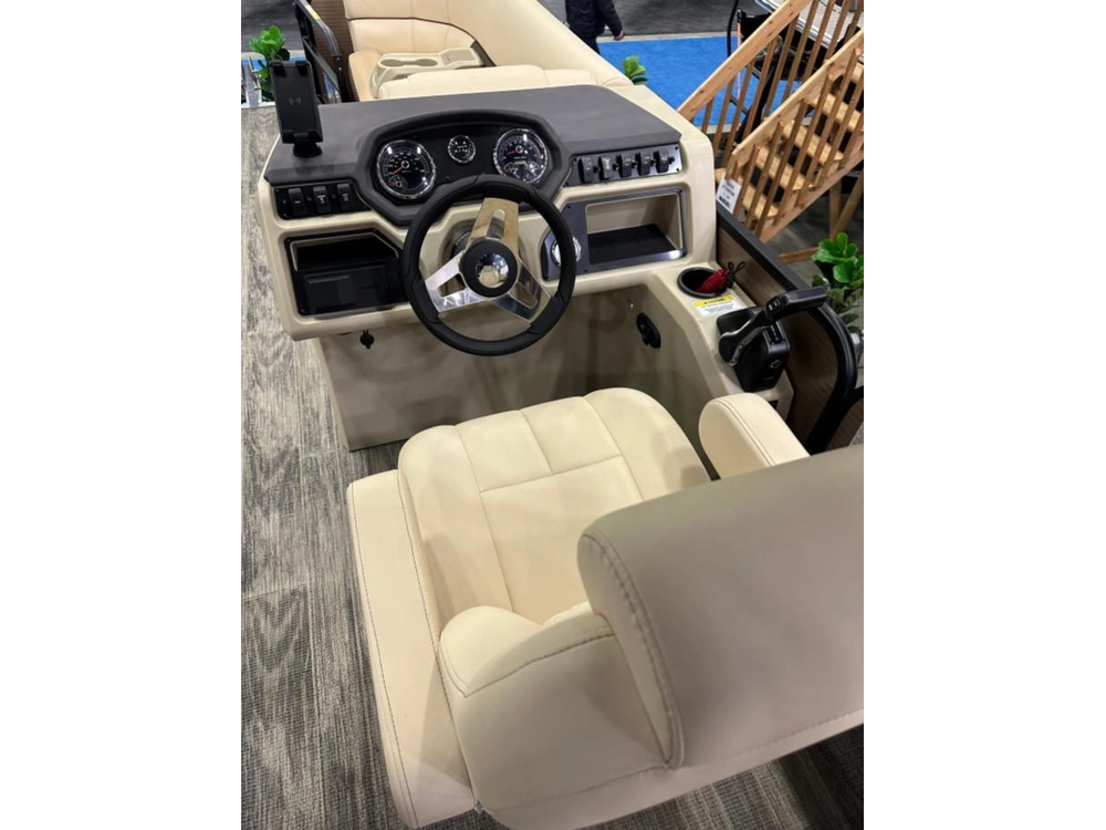 Godfrey Marine Sweetwater 2286 Midship Table 2023 alt