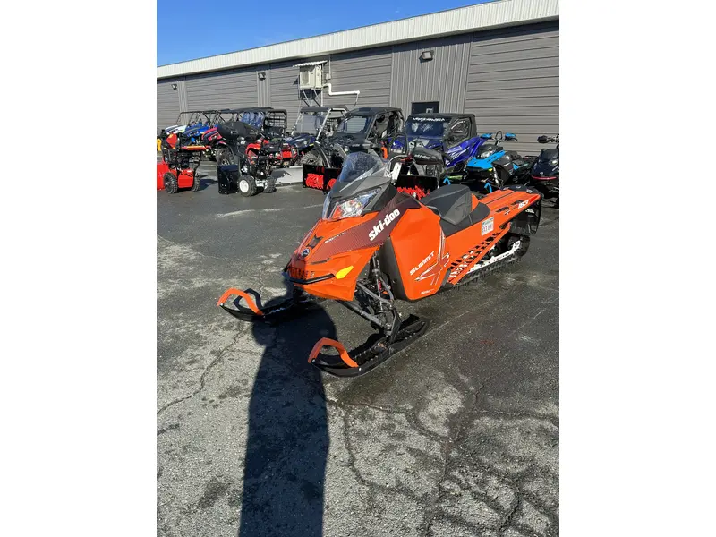 2015 Ski-Doo SUMMIT