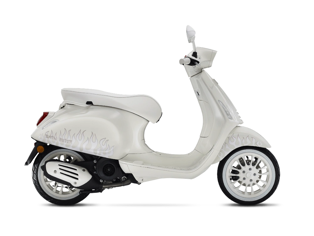 Vespa Sprint 50 Justin Bieber Liquidation 2023 alt