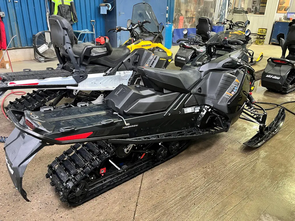 Used 2024 Ski-Doo MXZ X 850 E-Tec in Mont-Laurier - F. Constantineau