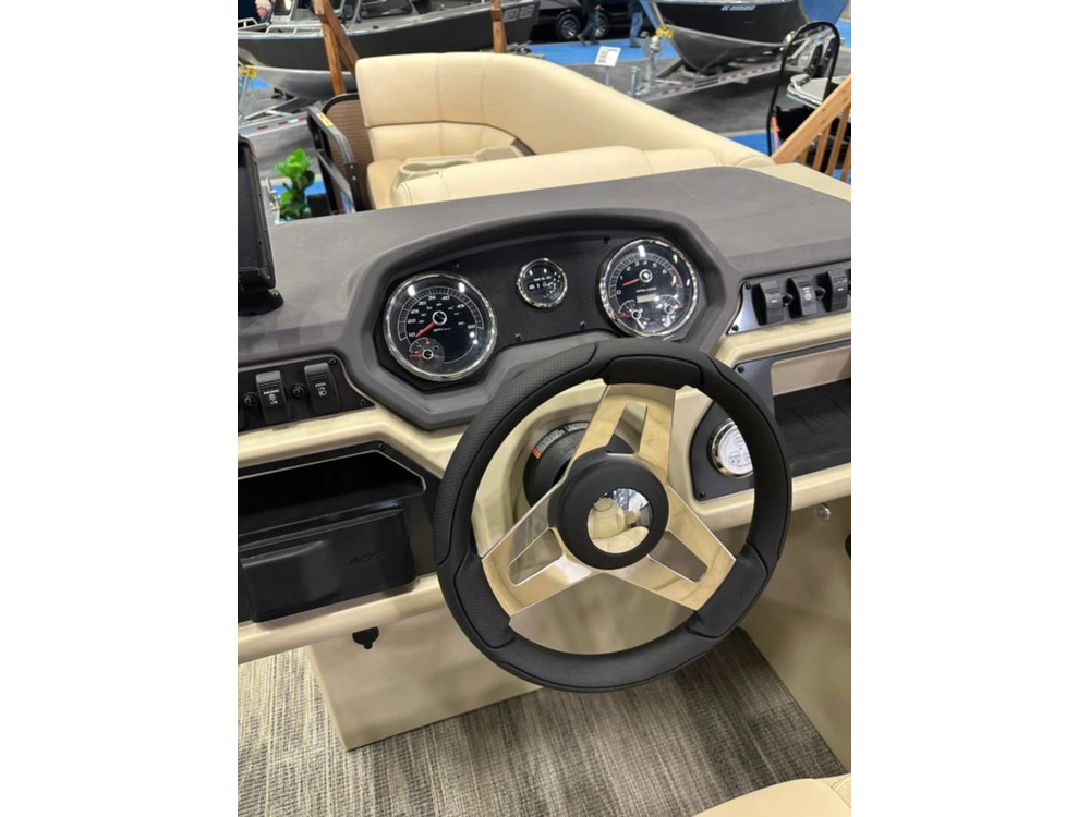 Godfrey Marine Sweetwater 2286 Midship Table 2023 alt