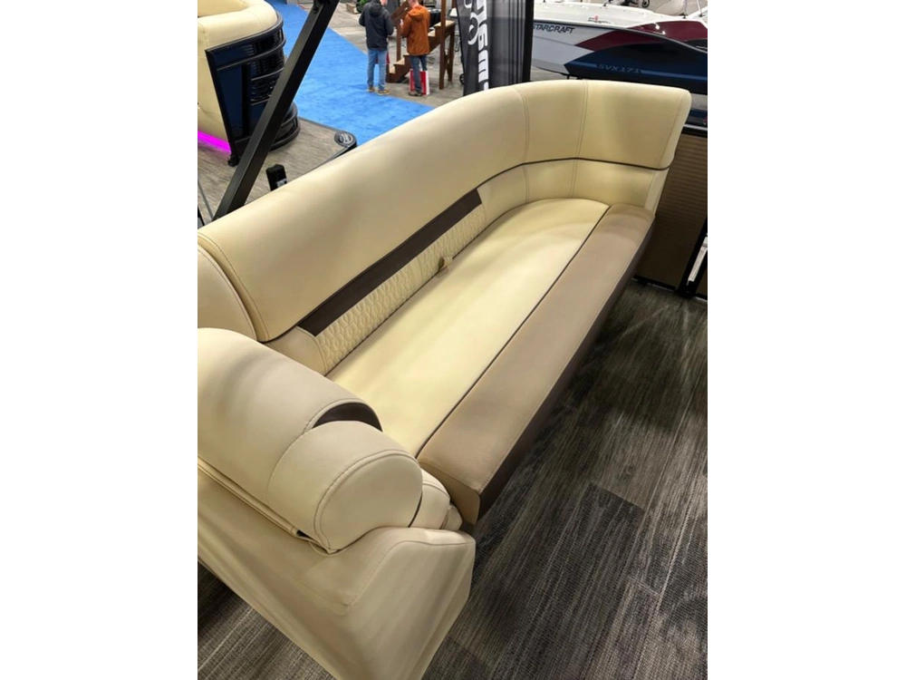 Godfrey Marine Sweetwater 2286 Midship Table 2023 alt