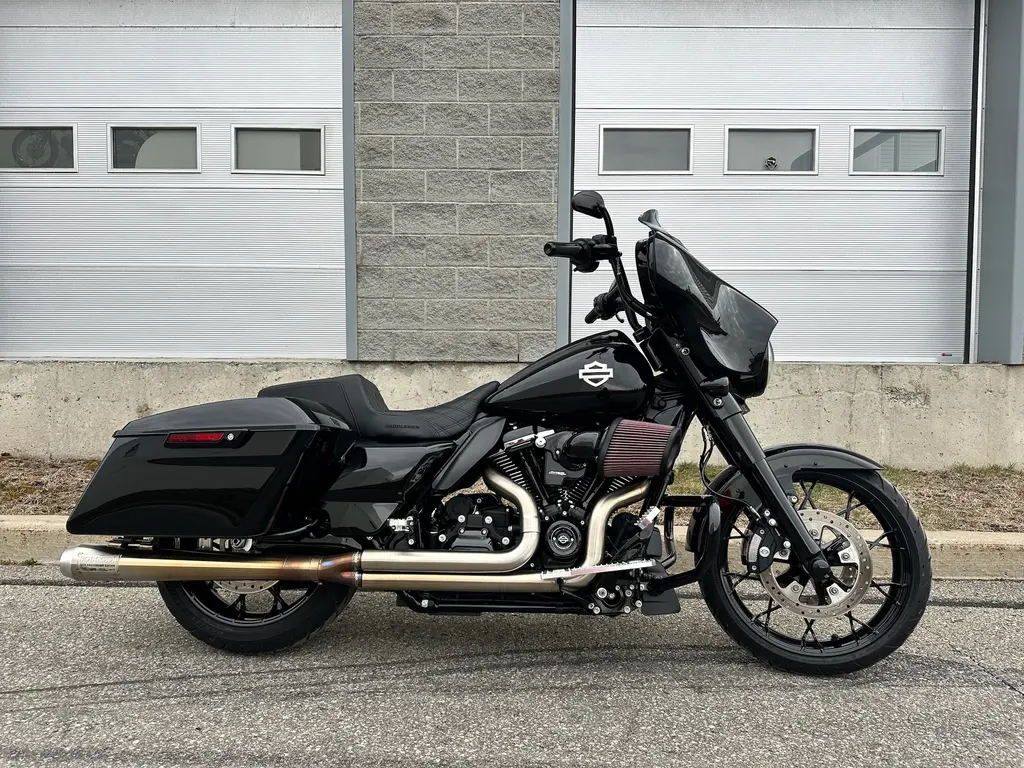 Harley-Davidson FLHXS 2022
