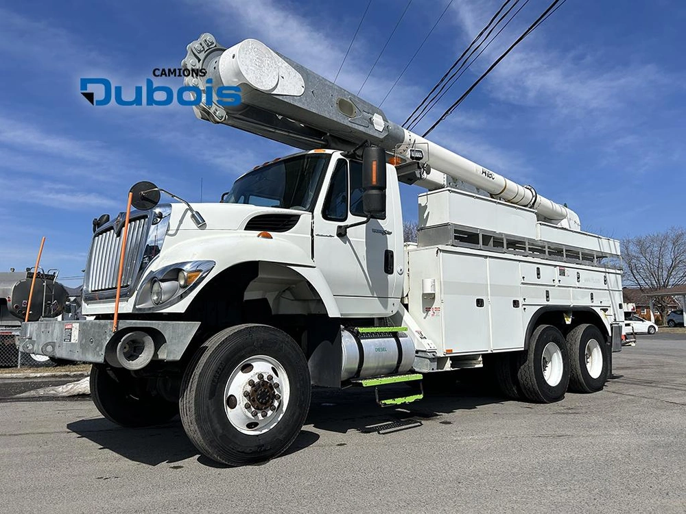 International 7400 2011 alt