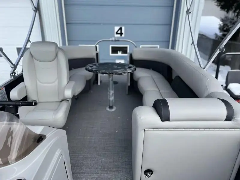 2024 Sylvan MIRAGE 820 LZ W/CH ROOM