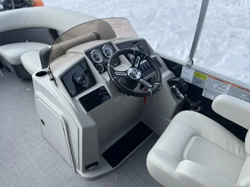 2024 Sylvan MIRAGE 820 LZ W/CH ROOM