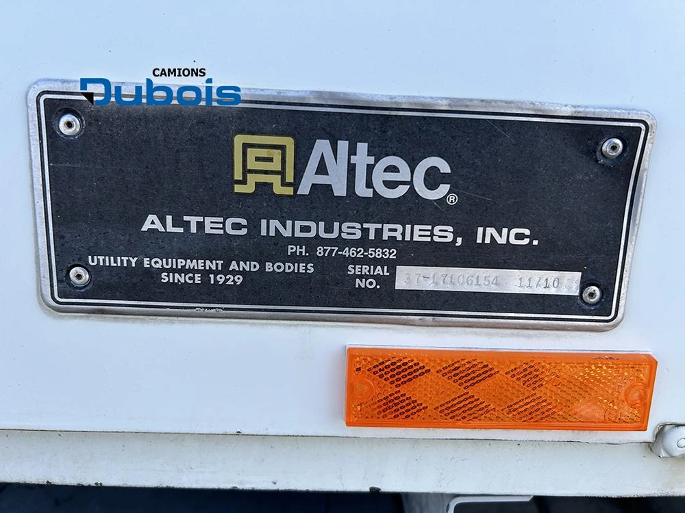 International 7400 2011 alt