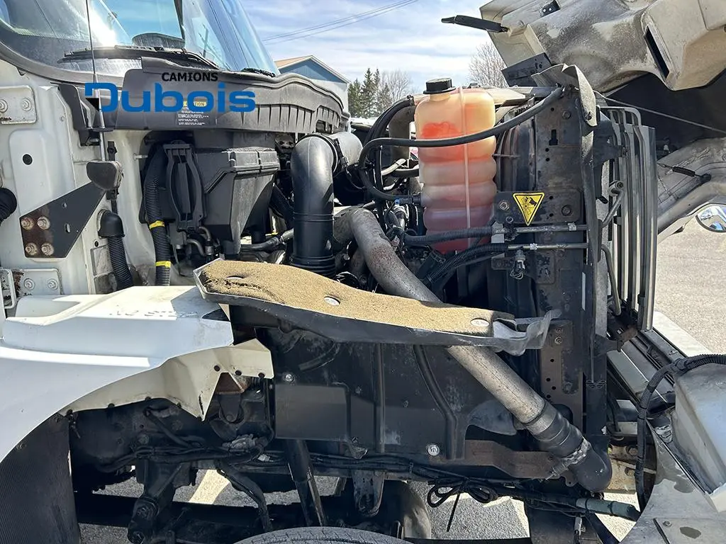 International 7400 2011