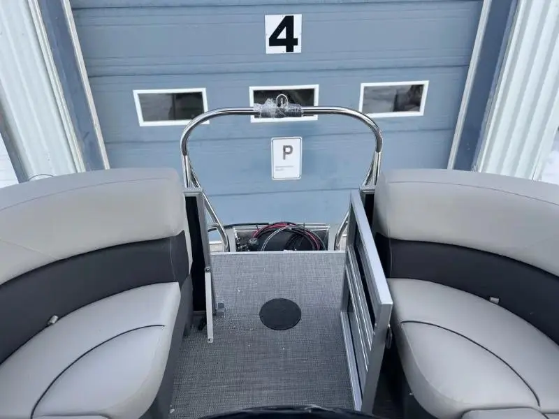 2024 Sylvan MIRAGE 820 LZ W/CH ROOM