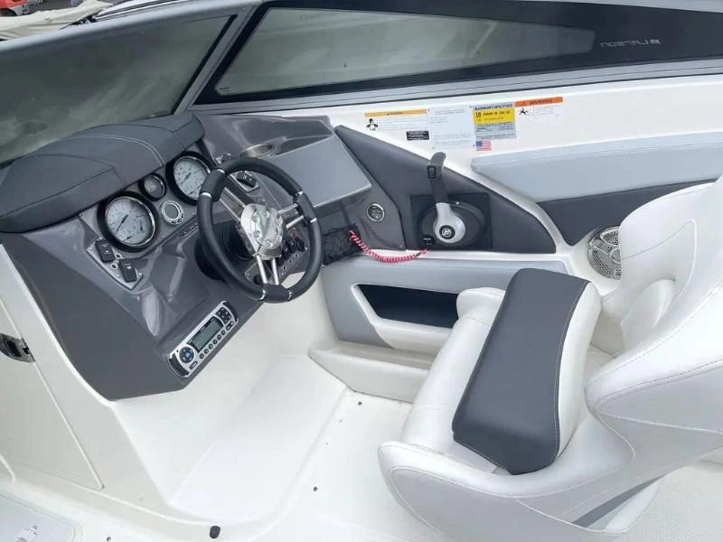 Larson Lxi 238io Merc 350 Mpi B3 300hp 2013 alt