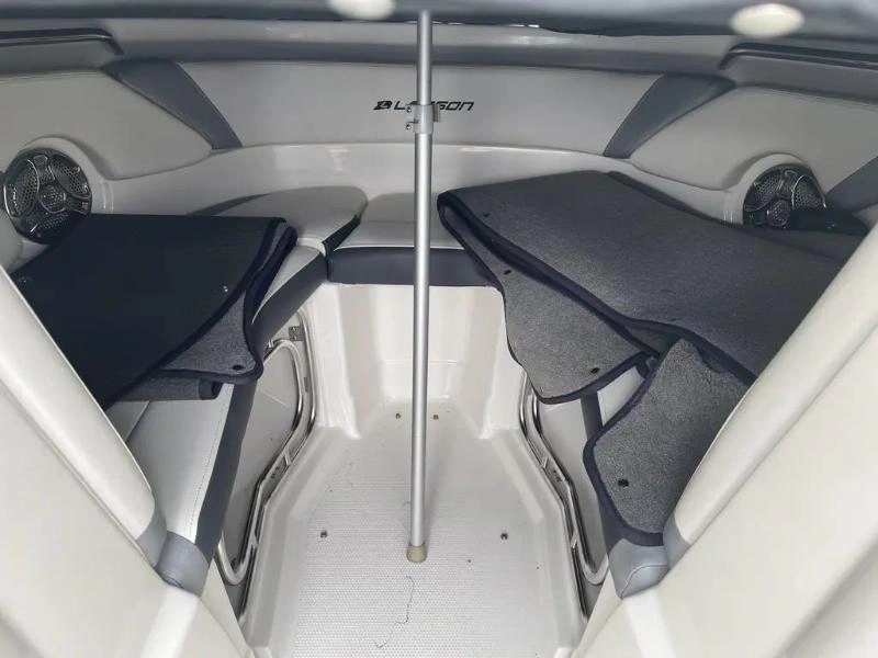 Larson Lxi 238io Merc 350 Mpi B3 300hp 2013 alt