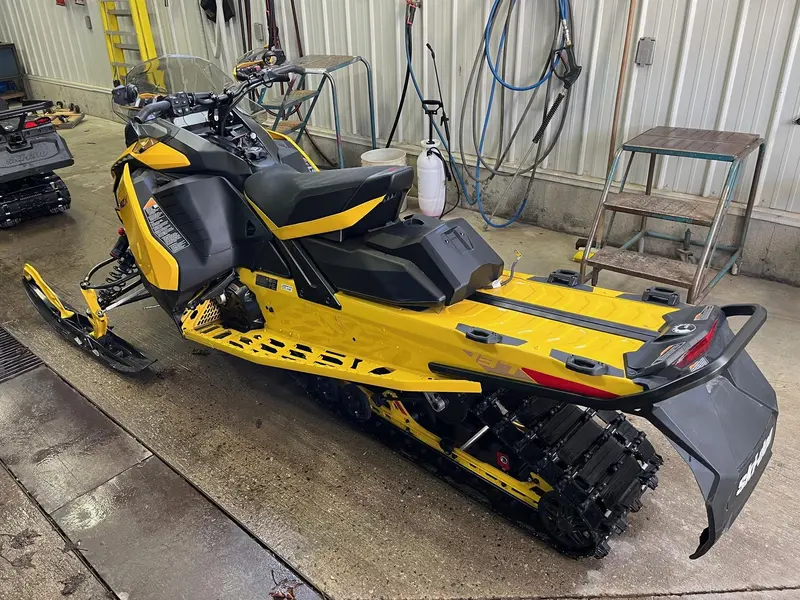 2024 Ski-Doo MXZ X 850 E-Tec 137