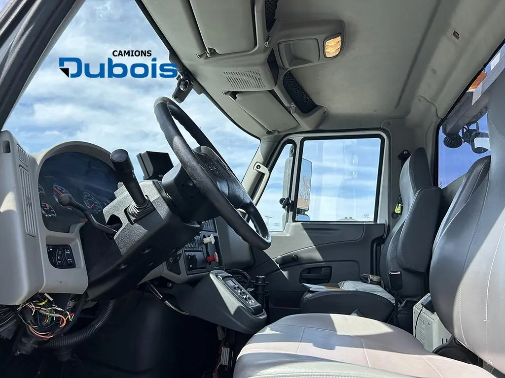 International 7400 2011