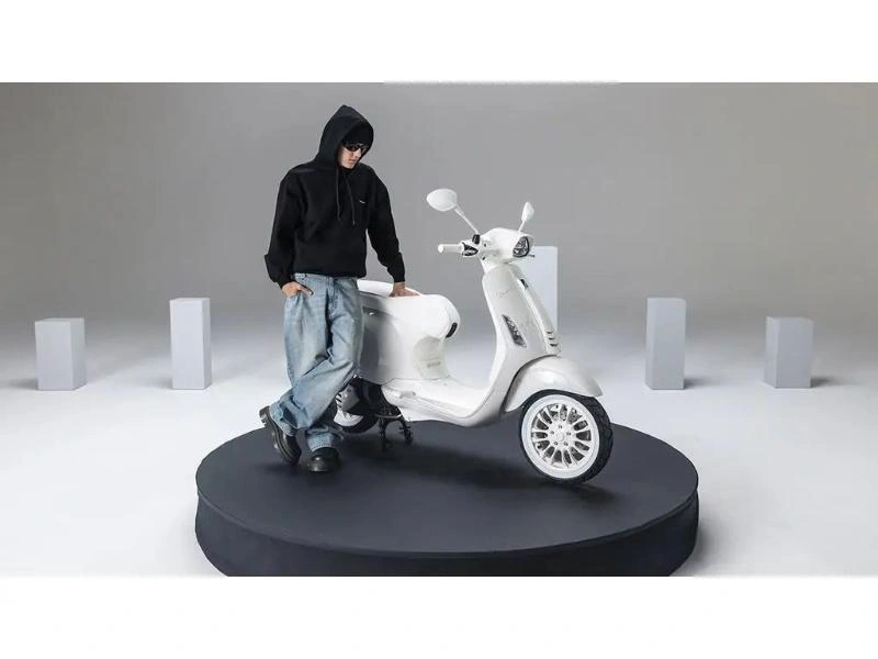 Vespa Sprint Sport 50 Justin Bieber 2023 alt