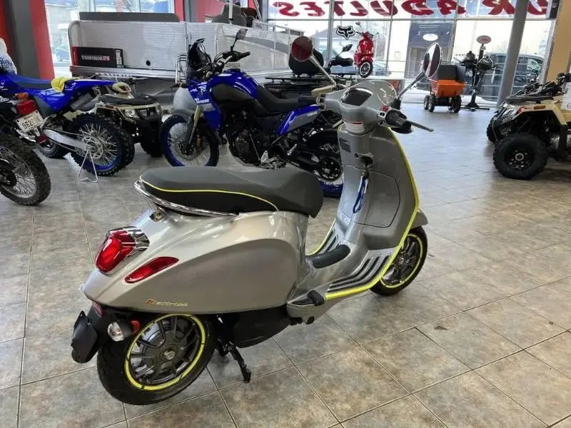 2023 Vespa VESPA ELETTRICA 70KM GIALLO LAMP