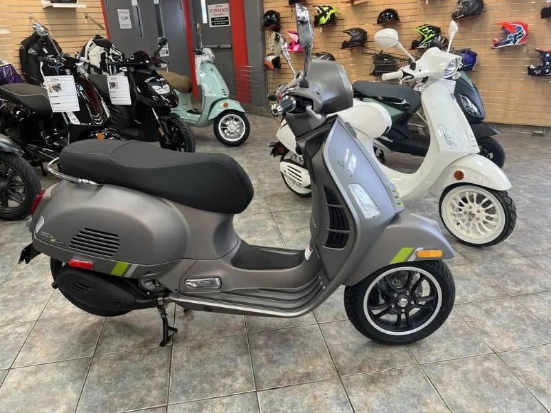 Vespa Gts Supertech 300 2023 alt