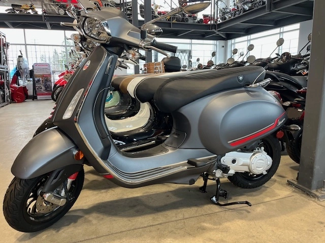 Vespa Sprint 50 Sport Liquidation 2022 alt