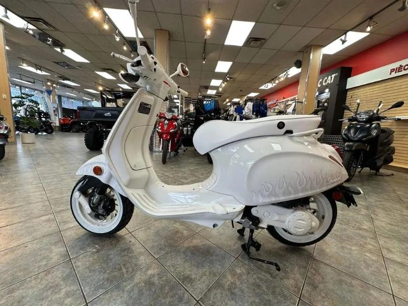 Vespa Sprint Sport 50 Justin Bieber 2023 alt
