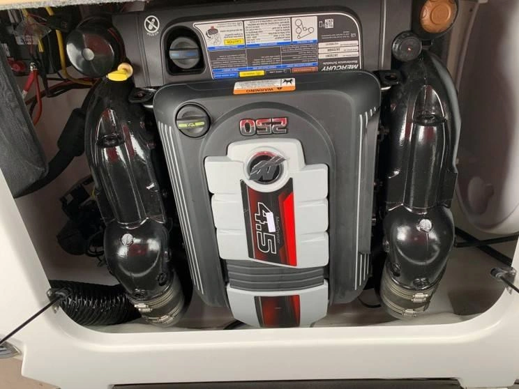 2022 Glastron Gx 195 W/mercruiser 4.5l Mpi alt