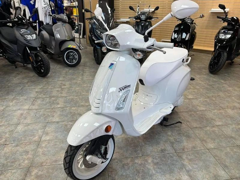 Vespa Sprint Sport 50 Justin Bieber 2023 alt