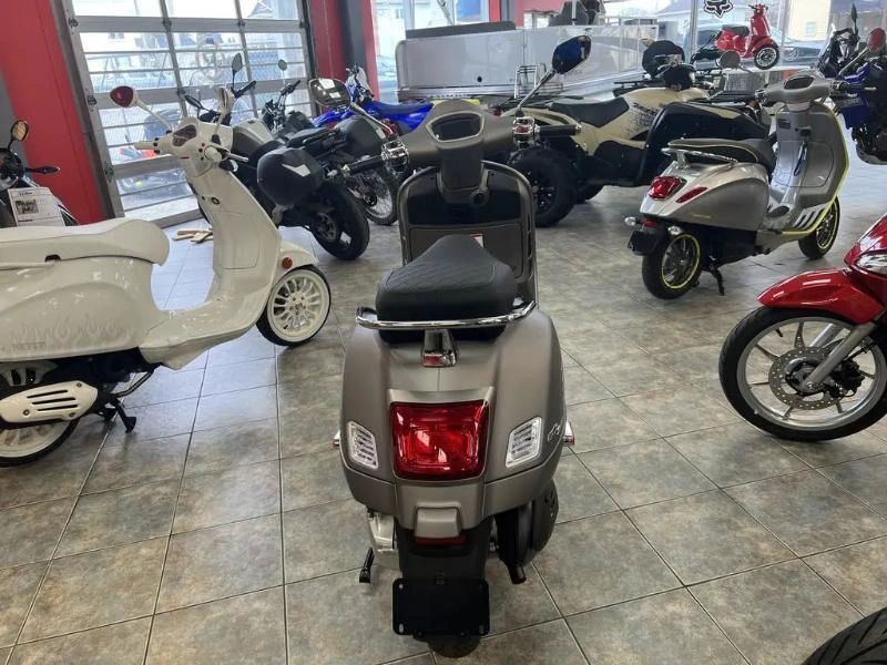 Vespa Gts Supertech 300 2023 alt