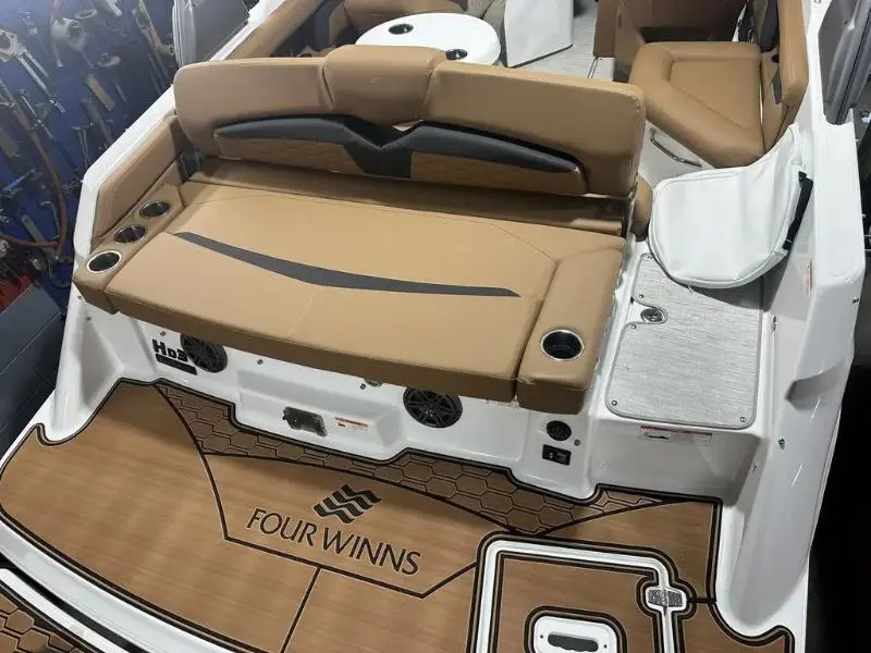 2023 Four Winns HD3 IO  M6.2L 300B