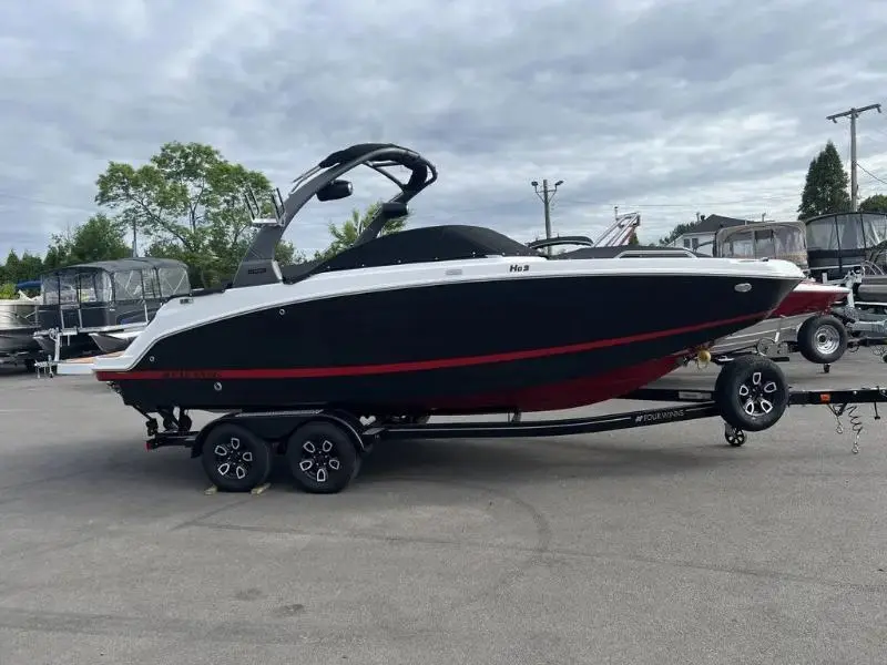 2023 Four Winns HD3 IO  M6.2L 300B