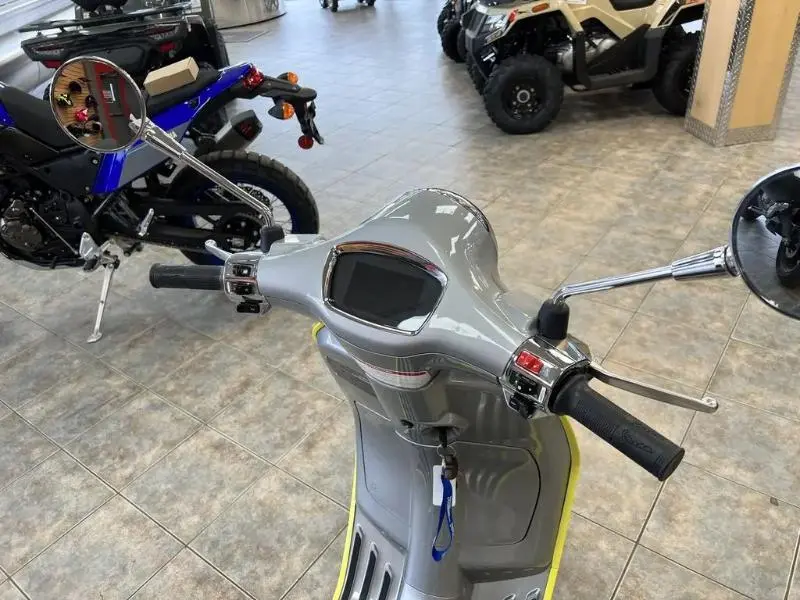 2023 Vespa VESPA ELETTRICA 70KM GIALLO LAMP