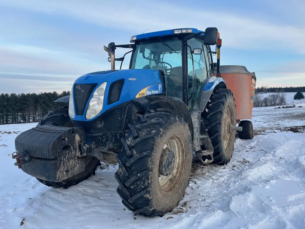 2010 New Holland T7050
