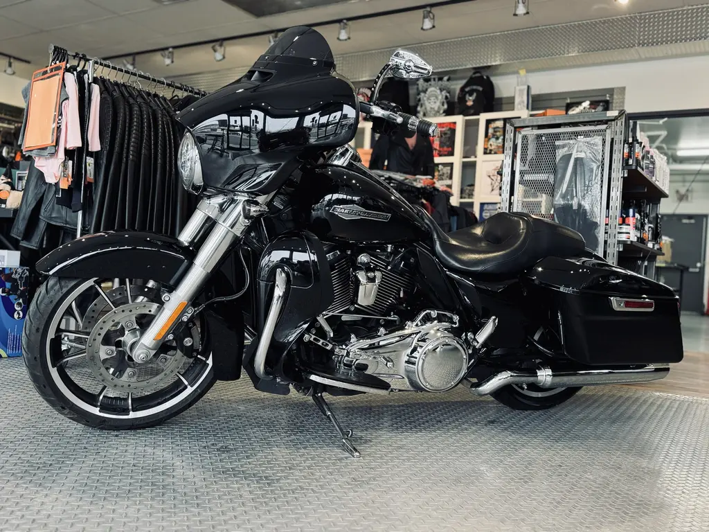Harley-Davidson FLHX STREET GLIDE 2021