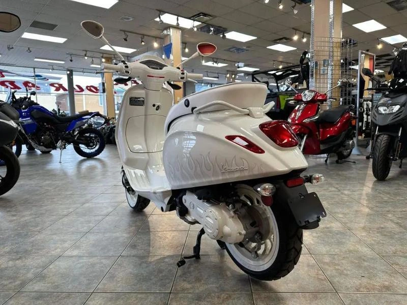 Vespa Sprint Sport 50 Justin Bieber 2023 alt