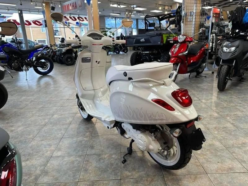 Vespa Sprint Sport 50 Justin Bieber 2023 alt