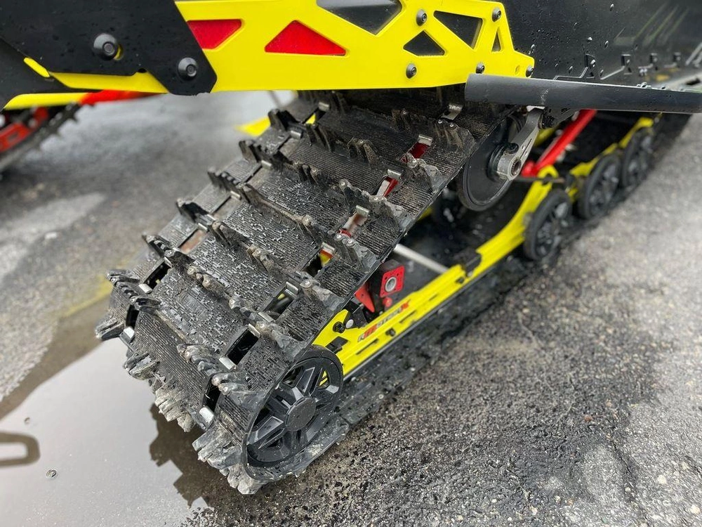 2022 Ski-doo Renegade® X-rs® Rotax® 900 Ace™ Turbo R Ss Ice Rip. Xt 1.5 Yellow alt